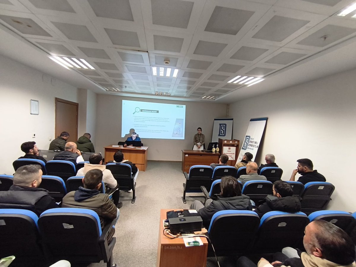 Kurumumuzda 1-7 Mart Yeşilay Haftası sebebiyle seminer gerçekleşti. YEDAM tarafından verilen seminere, madde bağımlılığının insan üzerine üzerindeki zararlarından bahsedildi. Seminer sonunda hükümlülere broşür dağıtıldı. #seminer <a href="/dsdbkurumsal/">Denetimli Serbestlik Daire Başkanlığı</a>