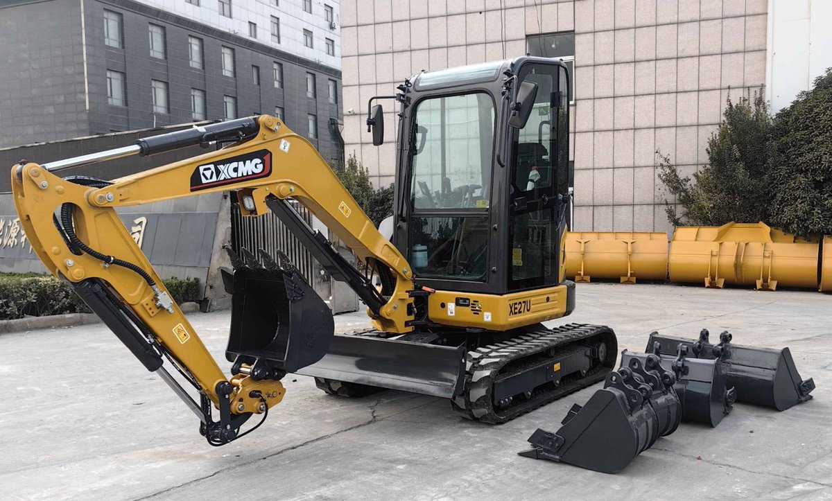 Jillyoohhh's tweet photo. #XCMG #excavator #XE27U 
#heavymachine #Construction 
Most Reliable &amp; Trusted
XCMG Excavator XE27U 🚜 🥰🫶

If interested, please contact me:
📞WhatsApp/Wechat:+86-19142531596
💌E-mail: jilly@richmchn.com https://t.co/jtL7TI8UXz