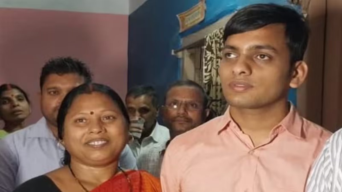 IndianIndex's tweet photo. He lost his eyesight in childhood… but his dreams never faded.

Ravi Raaz from Mahuli village in Bihar's Nawada district secured the 20th rank in the UPSC Civil Services Examination 2025 and will now become an IAS officer. His mother, Vibha, played a crucial role in his journey—she read books aloud to him and helped prepare notes, giving wings to her son’s dreams. Ravi Raj had earlier also cleared the BPSC exam.

A powerful reminder that determination and resilience can overcome even the toughest obstacles.

(Pic: Prabhat Khabar)