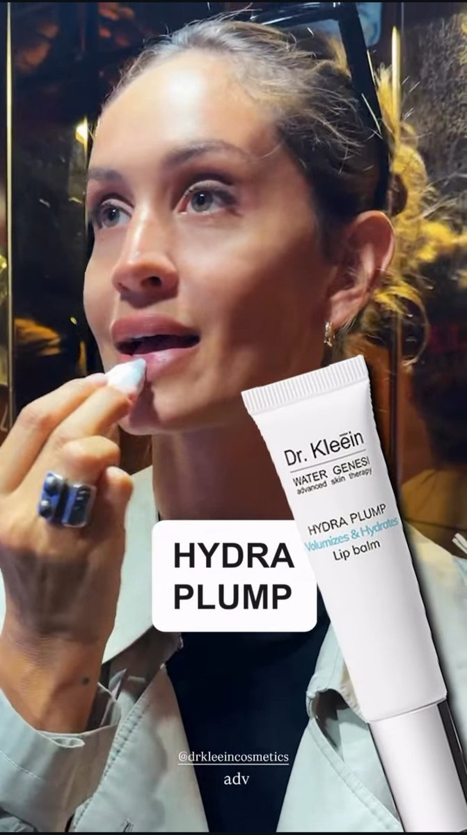 AlinaChelaru06's tweet image. La nostra bellissima Helena si prende cura di labbra e mani con i meravigliosi prodotti di @drkleeincosmetics 
Nuovo #adv per la nostra testimonial 
#heleners