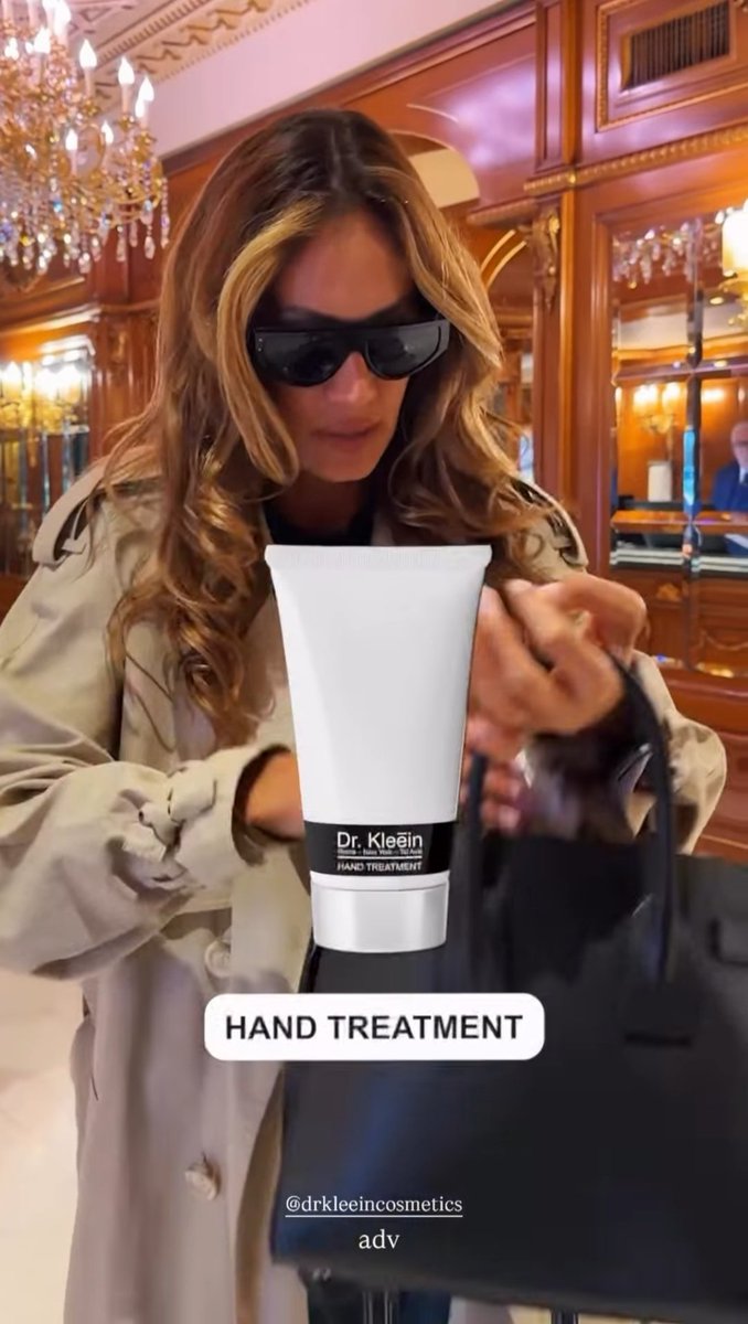 AlinaChelaru06's tweet image. La nostra bellissima Helena si prende cura di labbra e mani con i meravigliosi prodotti di @drkleeincosmetics 
Nuovo #adv per la nostra testimonial 
#heleners