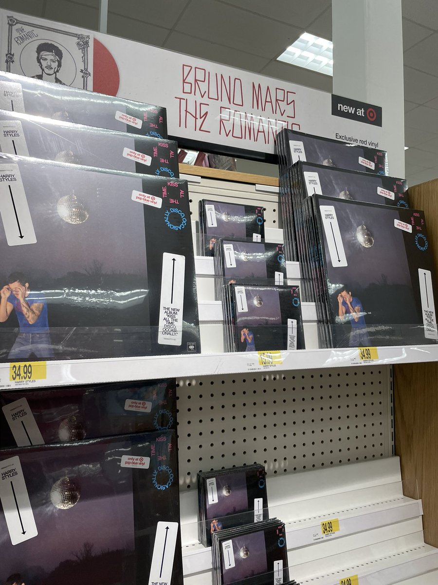 nicole 🛰️ tweet media