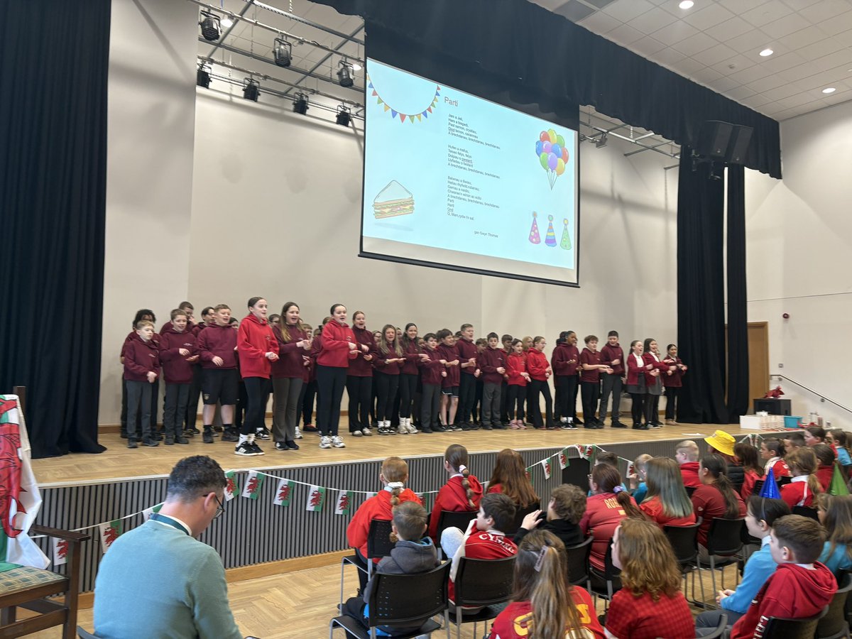 Criw Cymraeg TCS tweet media