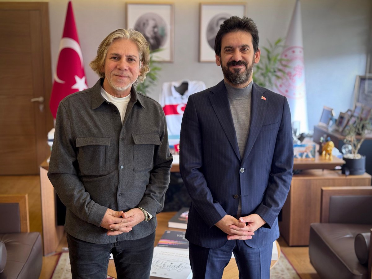Küratör ve sanat danışmanı Erkan Doğanay’ı misafir ettik.

Sanat alanındaki kıymetli çalışmaları üzerine ufuk açıcı bir sohbet gerçekleştirdik.

Nazik ziyareti için kendisine teşekkür ediyorum.