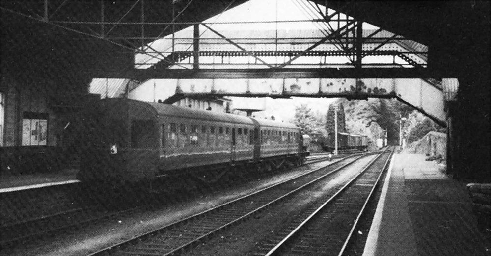 AarchiveF's tweet photo. 0-6-0PT No 6430 and auto train at Tavistock South Station, Devon, during the summer of Sept 1962. 

Read more about Tavistock South: https://t.co/5gbqxKy39x https://t.co/rZgDmx9Ztm