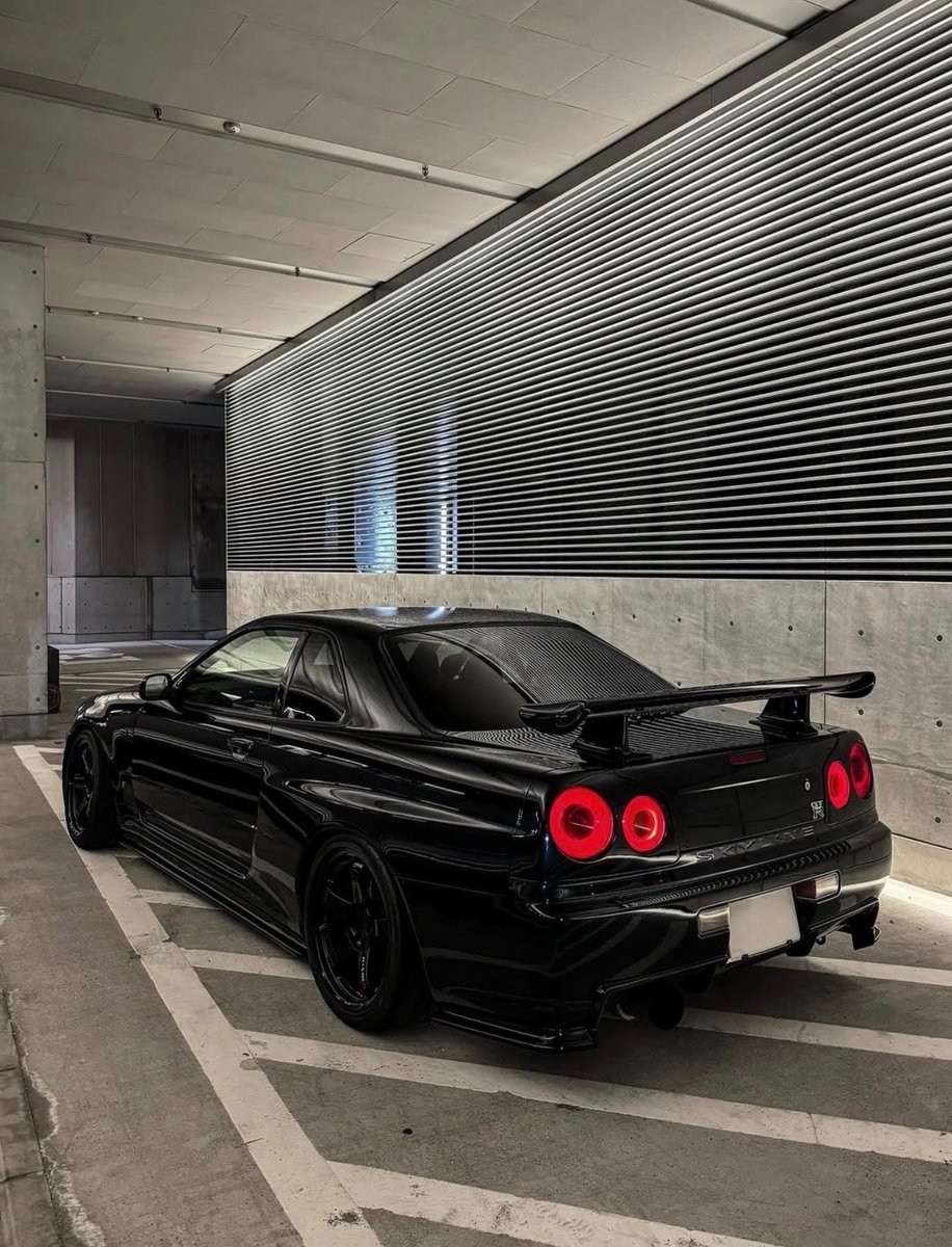R34 🖤🎌