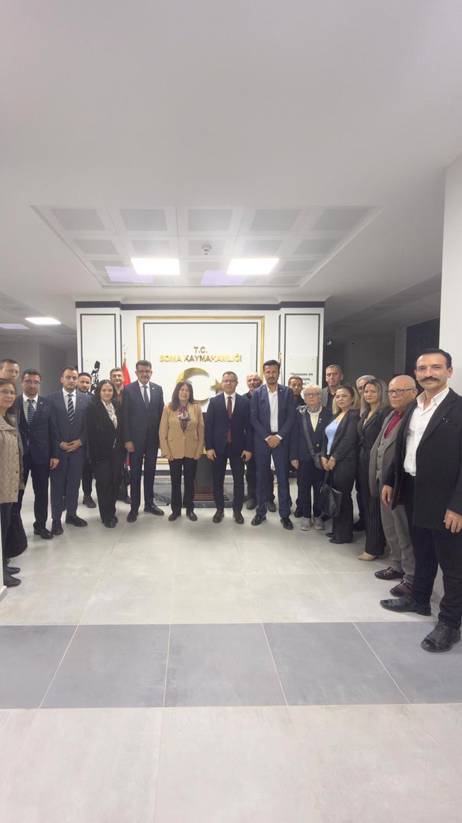 İyi Parti Manisa Milletvekili Şenol Sunat, İYİ Parti il ve ilçe yönetim kurulu üyeleri, Kaymakam Ünal Koç’u ziyaret etti