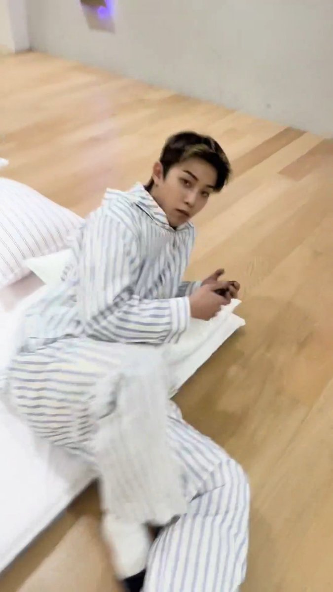 진짜 개웬수남편 느낌ㅋㅋㅋㅋㅋㅋㅋ