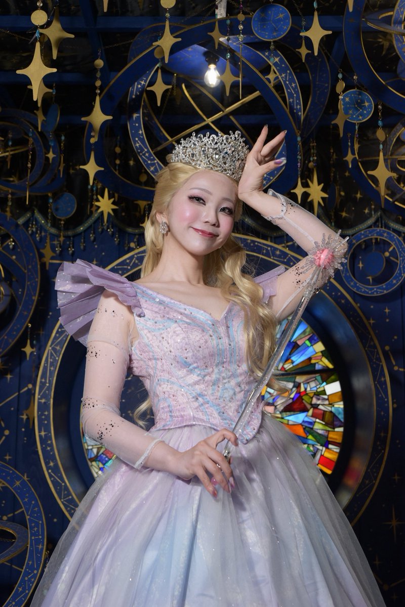 Cosplay 🩷Wicked for good💚 
🪄Glinda🫧

Because I knew you
I have been changed
For good

📸<a href="/rosedluv0923/">はるぽん</a> 

#wicked #wickedforgood  
#ウィキッド永遠の約束
🎥OUT NOW🎞️