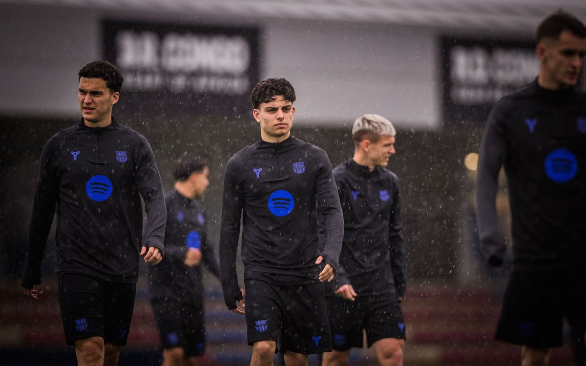 فليك عن تشافي اسبارت تعجبني ثقته بنفسه مع الكرة يسبه فيلب لام🚨🚨🚨

#فليك