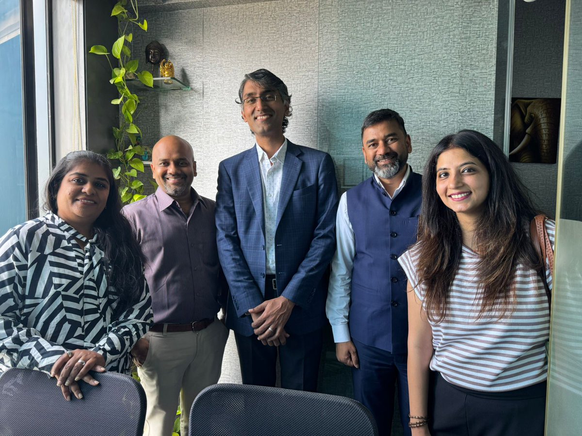 EquiboostFSPL's tweet photo. Privileged to host Mr. Hari Shyamsunder (Portfolio Manager) and Mr. Dinesh Karwa (Cluster Head) from Franklin Templeton Asset Management at our office. Conversations like these strengthen professional relationships and collaborative growth.
@CAAnkitGangar @Ashamoneymakerz https://t.co/Vo2uBX93Lg