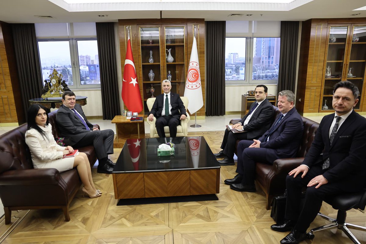 Sastanak ambasadora 🇷🇸 Ace Jovanovića sa ministrom trgovine 🇹🇷 Omerom Bolatom.