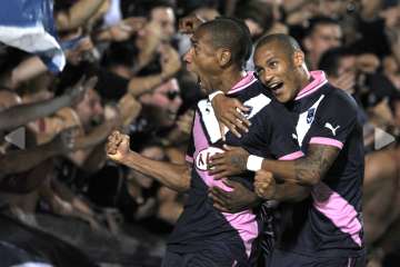 Je ne sais pas pourquoi mais j'ai pensé au FCGB - Belgrade de 2012