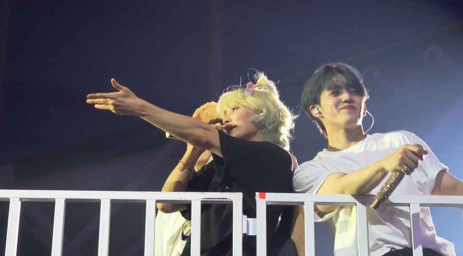 자 갤럭시 울트라 설정법 갑니다

📸기본적으로 영상은 프로동영상 > 슈퍼망원렌즈로 찍어야함
🌟야외콘이든 실내콘이든 ISO를 조절하면서 찍는게 젤 중요함!!! 제가 아무리 이 레시피 알려드려도 ISO를 얼마나 잘 조절하느냐에 따라 퀄리티가 달라져요 

📸기본설정
- UHD 60
- ST (슈퍼망원)
- ISO