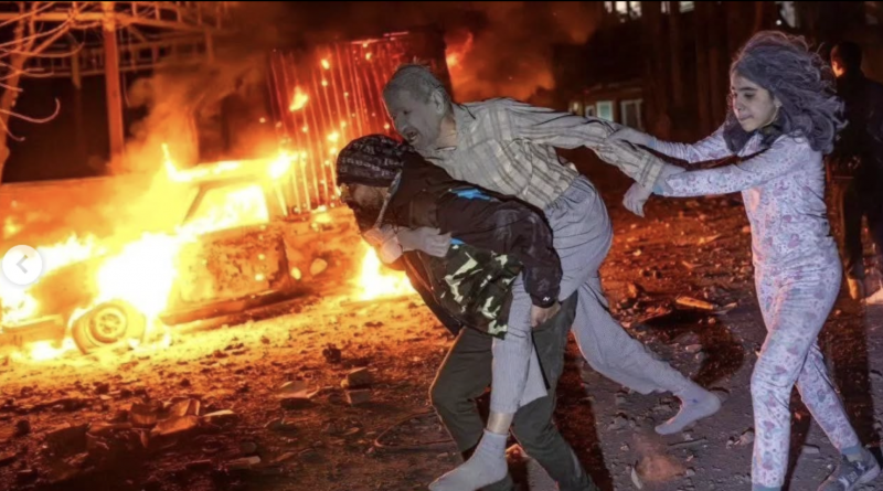 GerceginG's tweet photo. İran Komünist Partisi (MLM): Kahrolsun faşist İslam Cumhuriyeti rejimi! Uluslararası katillerin elleri devrimimizden uzak olsun

https://t.co/fKoyw1Ycq9 https://t.co/JXVwp7cOgO
