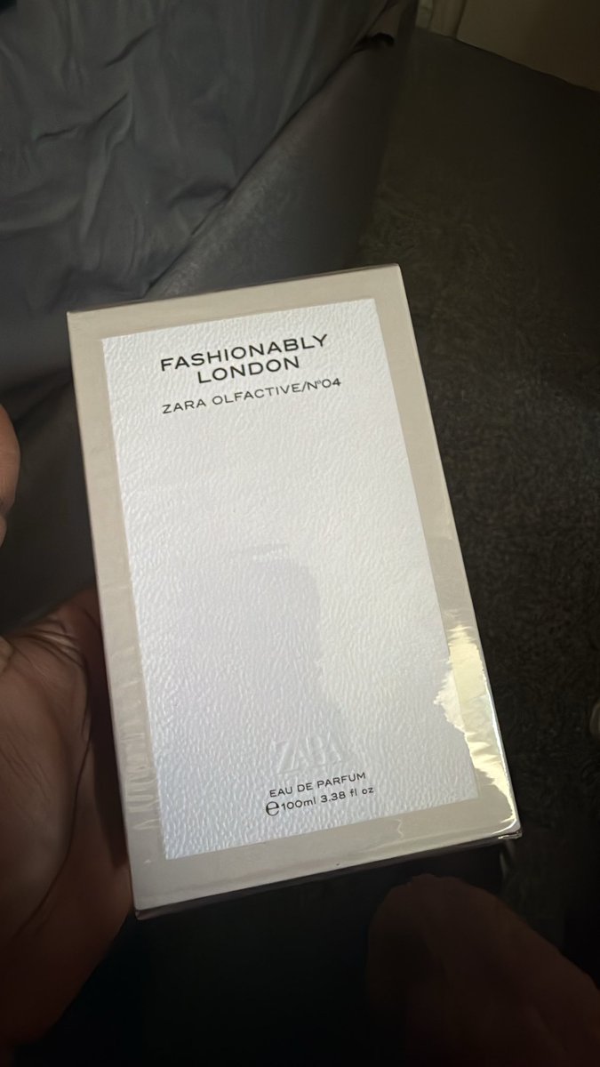 _Omo_N's tweet photo. @spiRiituaL @ZARA I read here that Zara Fashionably London is the new trend so I ordered mine. Now, I see what the hype is about🥰 https://t.co/TJmX1XFYiE