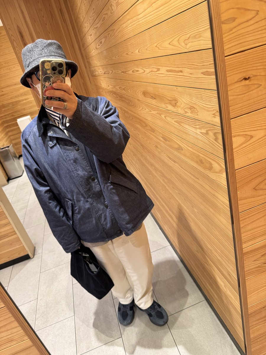 mercy231's tweet photo. 2026.3.6.
BucketHat #ca4la
EyeWear #lescalunetier
Blouson #barbour
Cardigan #studionicholson × #zara
Shirt #thomasmason
Pants #uniqloc
Shoes #newbalance × #auralee
ToteBag #studionicholson
#ootd https://t.co/4ccOSGNuVV