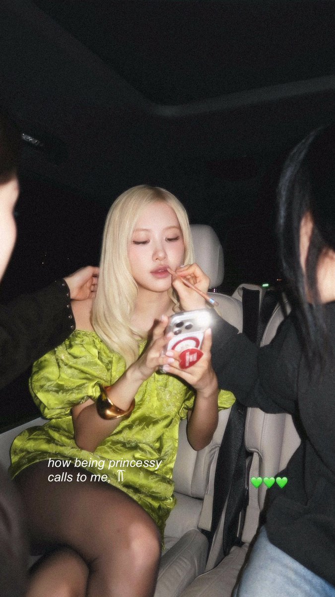 𖥻 ׁ ׅ little princess, 𝑅oseanne! ׁ ׅ ♥︎ tweet media