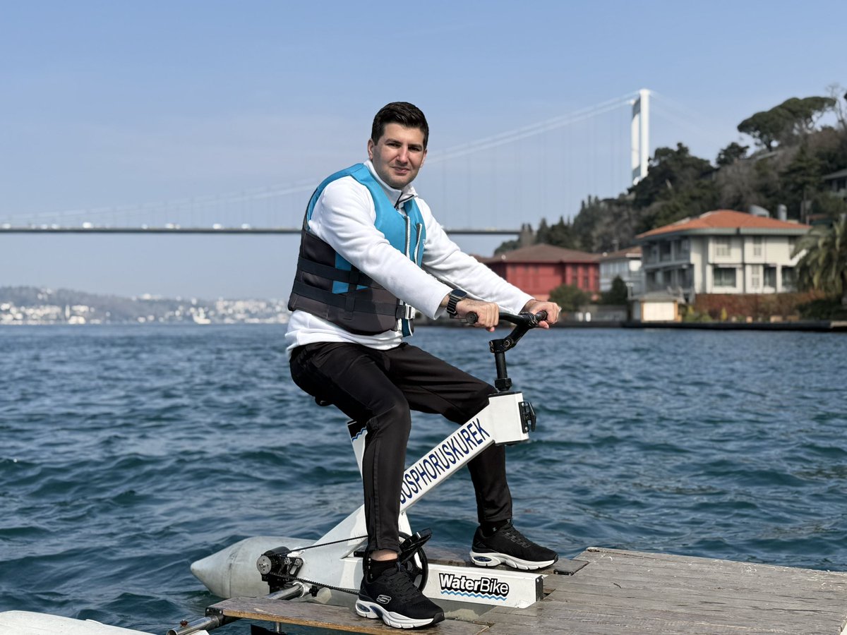 ayyildirim1's tweet photo. Biraz Boğaz havası, biraz huzur, biraz spor 🌊🚣🏻🇹🇷🐺 https://t.co/qaNNvewLgp