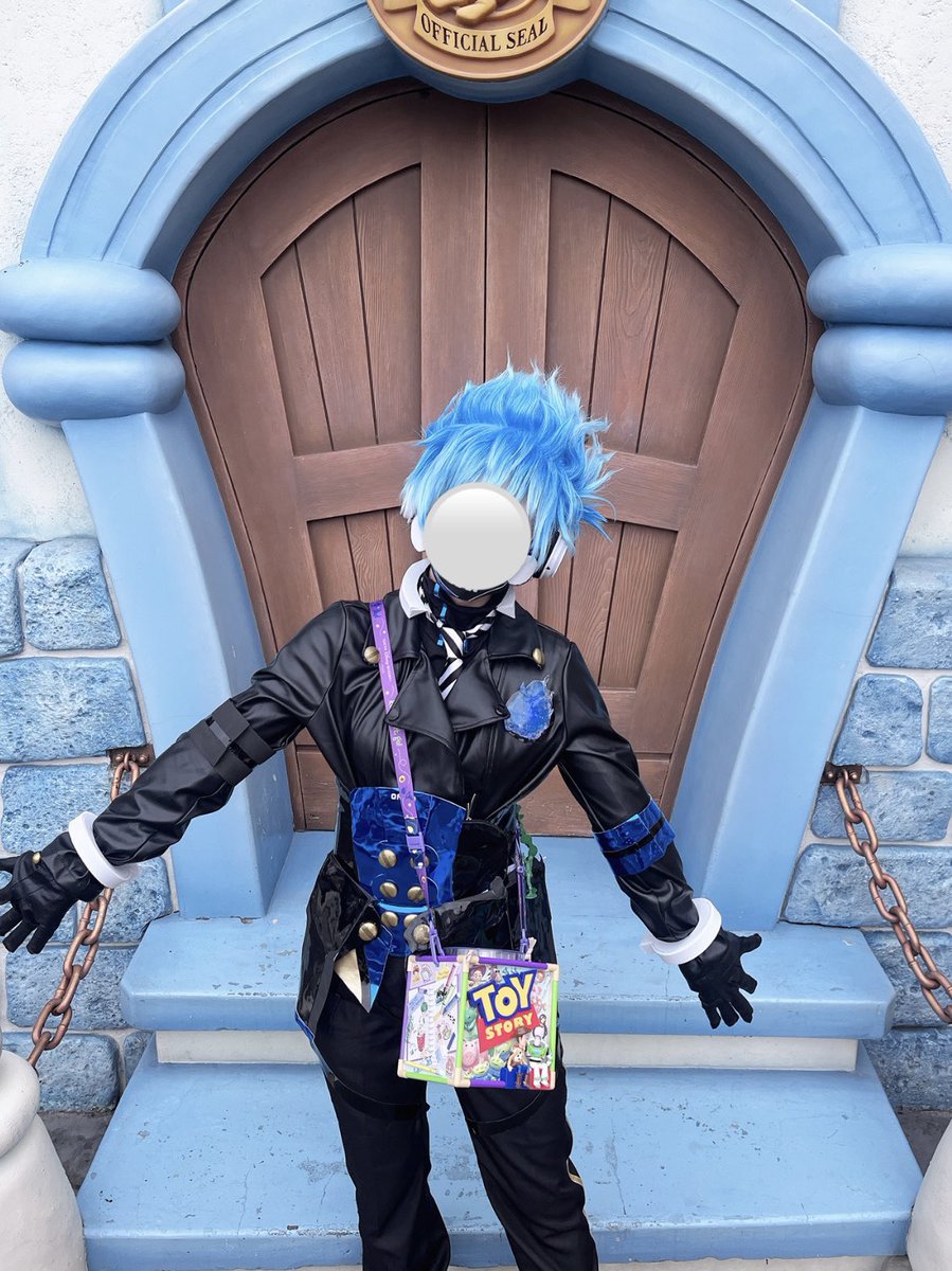 Offyu_suwinter's tweet photo. #私のヤバい初手と完成

🤖🔥くん

まじで仮装大賞 https://t.co/dYMarEEJl2