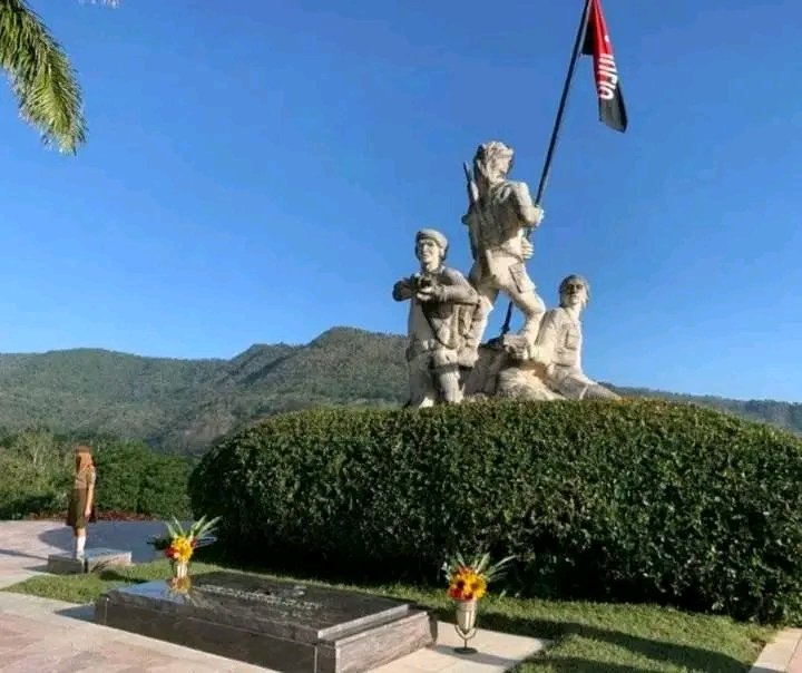¡Celebramos el 68 aniversario de la fundación del Tercer Frente Oriental por Juan Almeida Bosque! 
Un hito en nuestra historia que simboliza la valentía y el compromiso de aquellos que lucharon por la libertad y la justicia en Cuba. 
🇨🇺
#CubaViveEnSuHistoria #AlmeidaPorSiempre