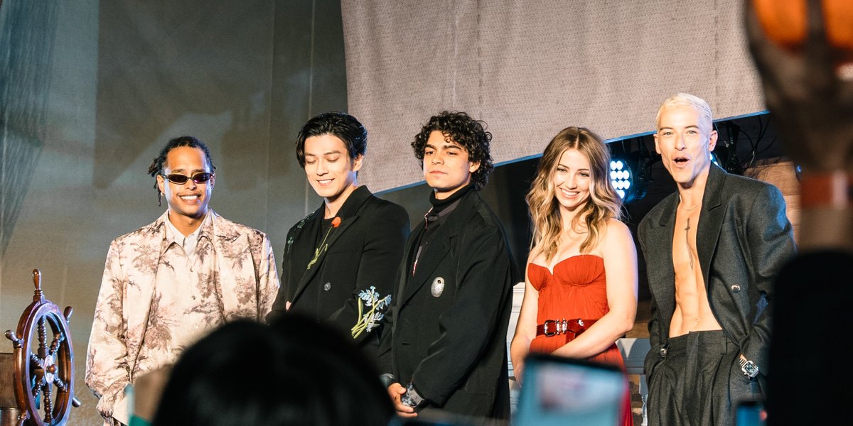roku_1992's tweet photo. ONE PIECE × Netflix

最高に楽しかったし、一味の仲の良さが伝わった✨

#ワンピース 
#ワンピースファンイベント
#実写のワンピ 
#実写版ワンピース https://t.co/W88zfAjES1