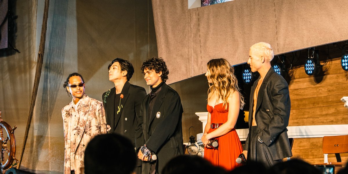 roku_1992's tweet photo. ONE PIECE × Netflix

最高に楽しかったし、一味の仲の良さが伝わった✨

#ワンピース 
#ワンピースファンイベント
#実写のワンピ 
#実写版ワンピース https://t.co/W88zfAjES1