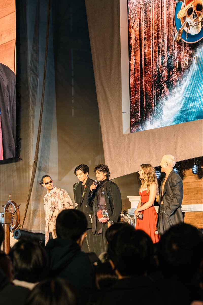 roku_1992's tweet photo. ONE PIECE × Netflix

最高に楽しかったし、一味の仲の良さが伝わった✨

#ワンピース 
#ワンピースファンイベント
#実写のワンピ 
#実写版ワンピース https://t.co/W88zfAjES1