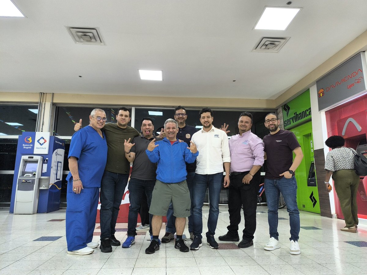 espaciodepesca's tweet photo. Entre amigos, pesca y nuevos planes 🎣 Reunión del Club Espacio de Pesca

#espaciodepesca #pescacolombia #medellin #fishing https://t.co/n4oTZISN1J