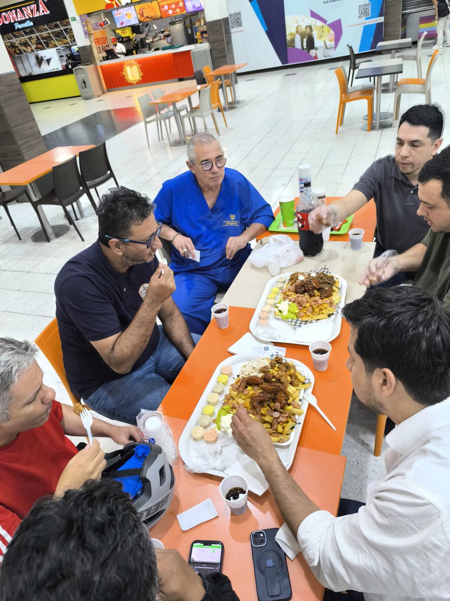espaciodepesca's tweet photo. Entre amigos, pesca y nuevos planes 🎣 Reunión del Club Espacio de Pesca

#espaciodepesca #pescacolombia #medellin #fishing https://t.co/n4oTZISN1J