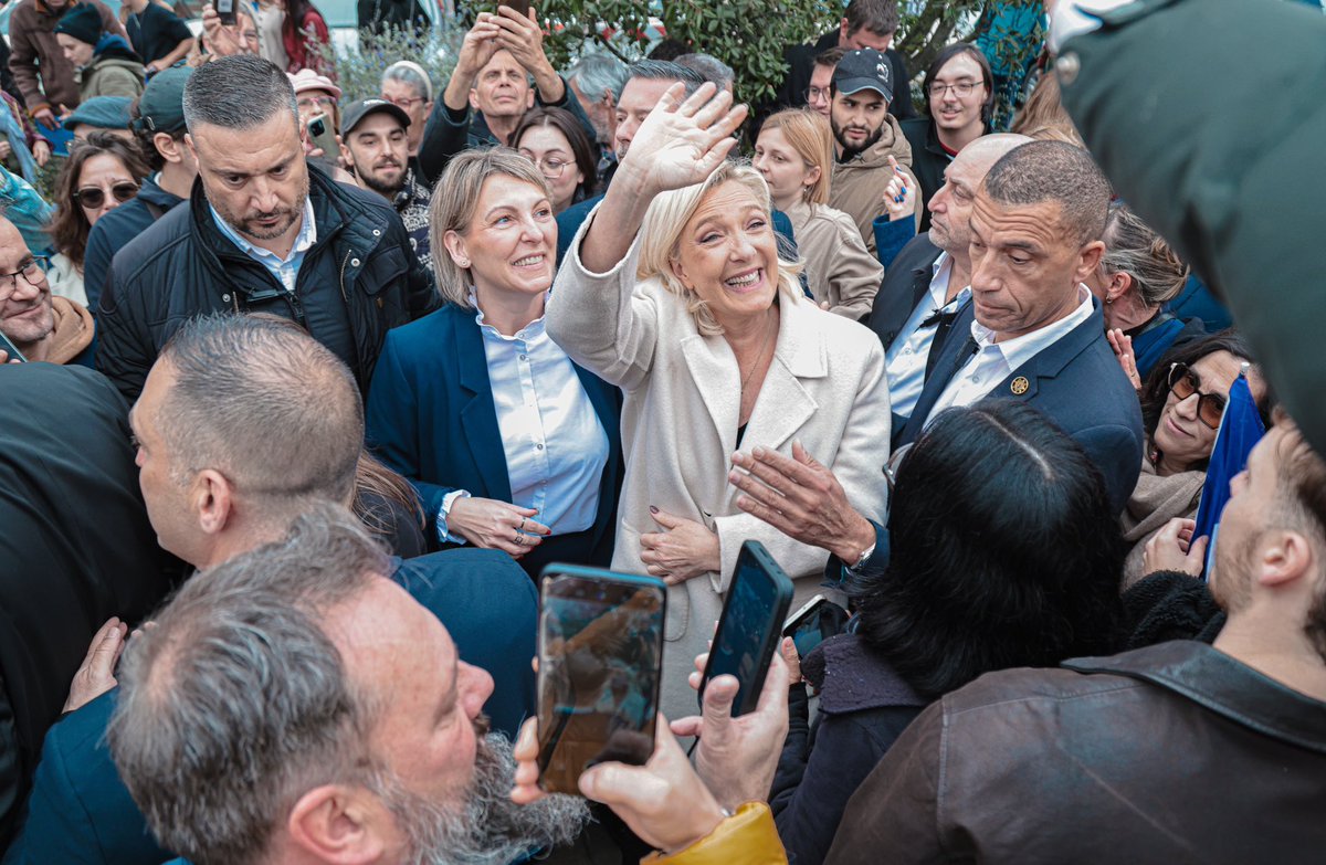 Marine Le Pen tweet media