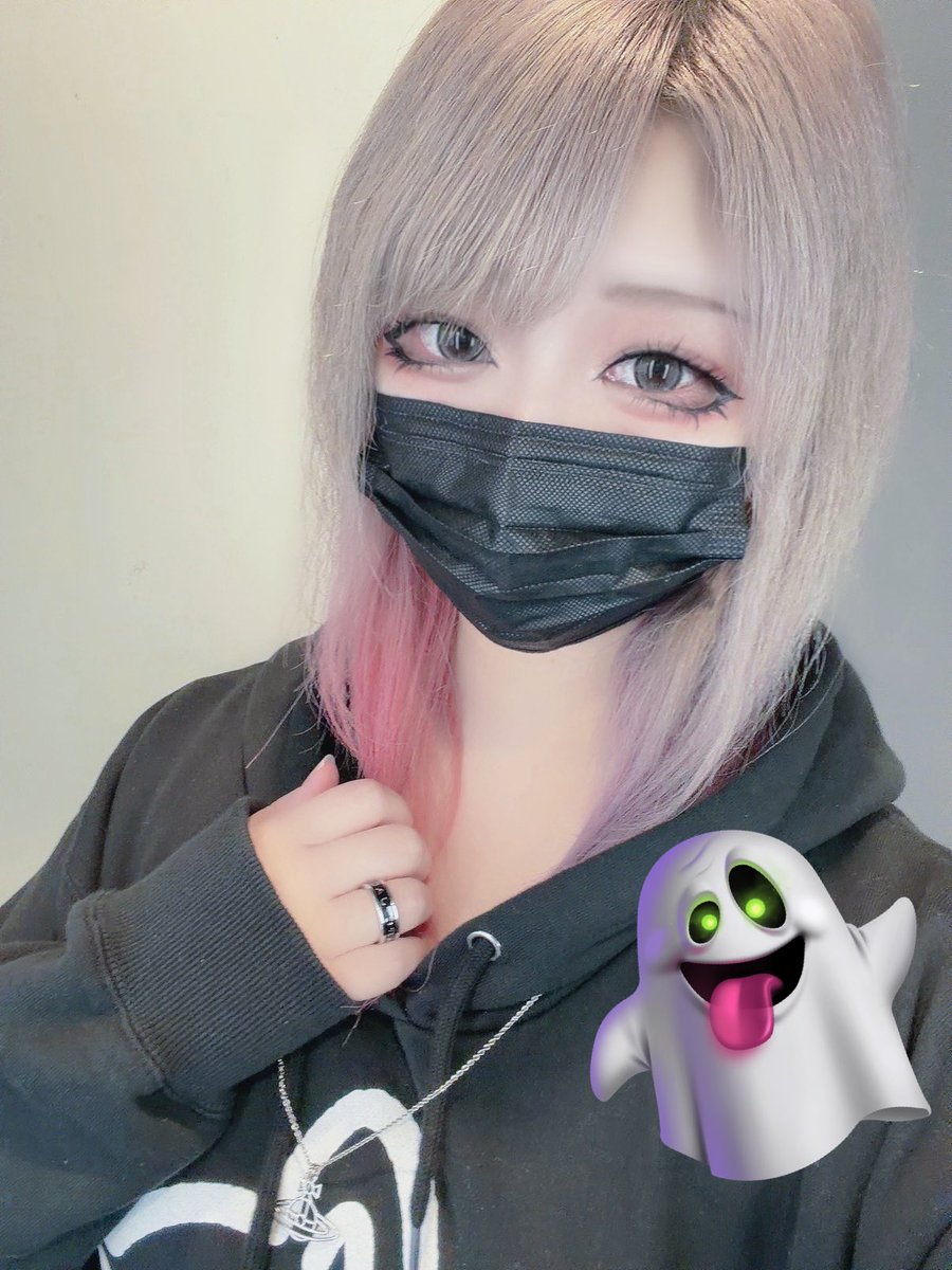 Gypso_phila__'s tweet photo. PARO² いてます👻
珍しくオープンから‼️
ちーずとまた一緒に働くよん〜
来てね！！！！

みんなに心配されてたけど遅刻回避… https://t.co/IxgOfrOiXA