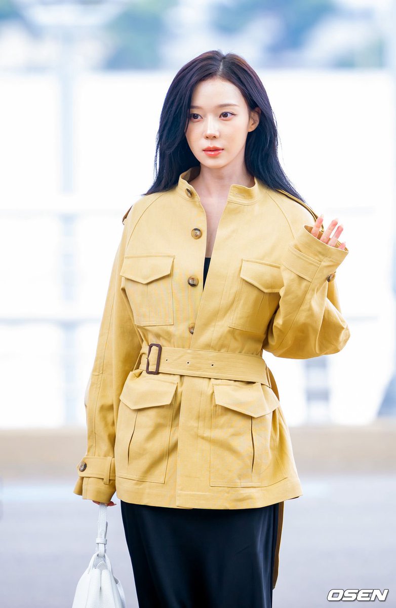 𝗅𝖺𝗏𝗂𝗎𝗇𝖺. tweet media