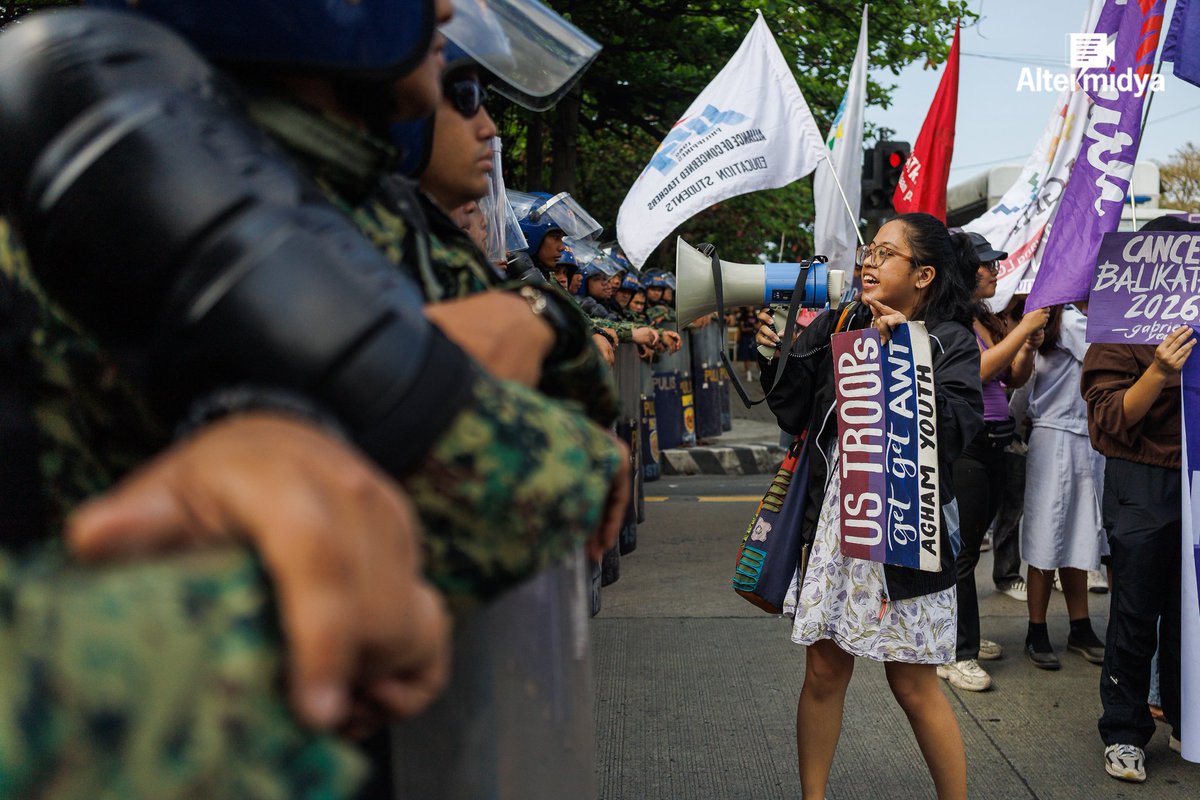 altermidya's tweet photo. Women activists led by Gabriela Youth take part in a lightning rally against the US and Israel’s attacks on Iran that targeted several girls' schools, in Manila on Friday, March 6. (JCM/Altermidya) https://t.co/OAHWrErCDj