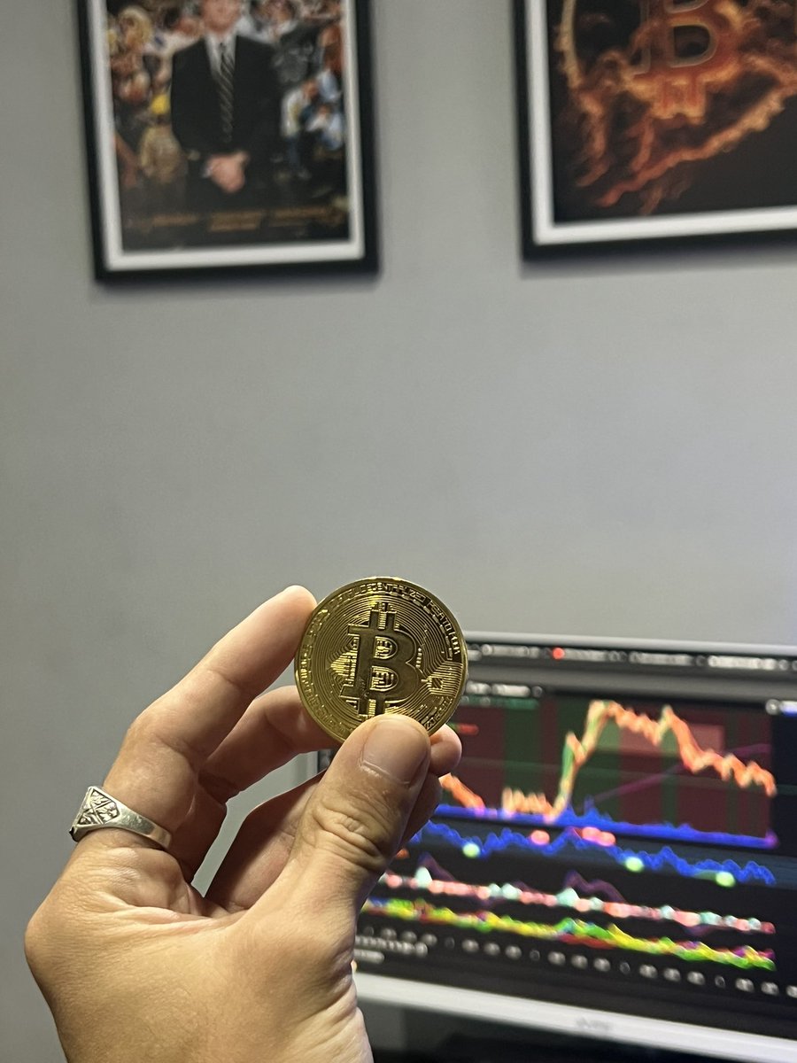f_j_roa's tweet photo. #bitcoin que opinan ? Se mantiene arriba de los $70.000 o vuelve al rango anterior ? https://t.co/0XXTxxiuuK