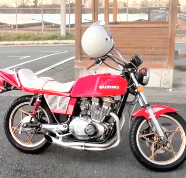 BikeLife6000's tweet photo. 💥拡散希望💥

　　　　💥盗難情報💥
どんな些細な事でも構いません。
何か情報があれば教えて下さぃ🖐️

画像はインスタグラムからスクショしました。
4枚目画像は対象車両を分かりやすく拡大、明るく加工致しました。
#盗難情報　#拡散希望 https://t.co/PtYIVzFVQv