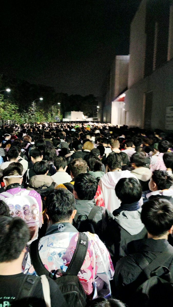 帰れない…進まない