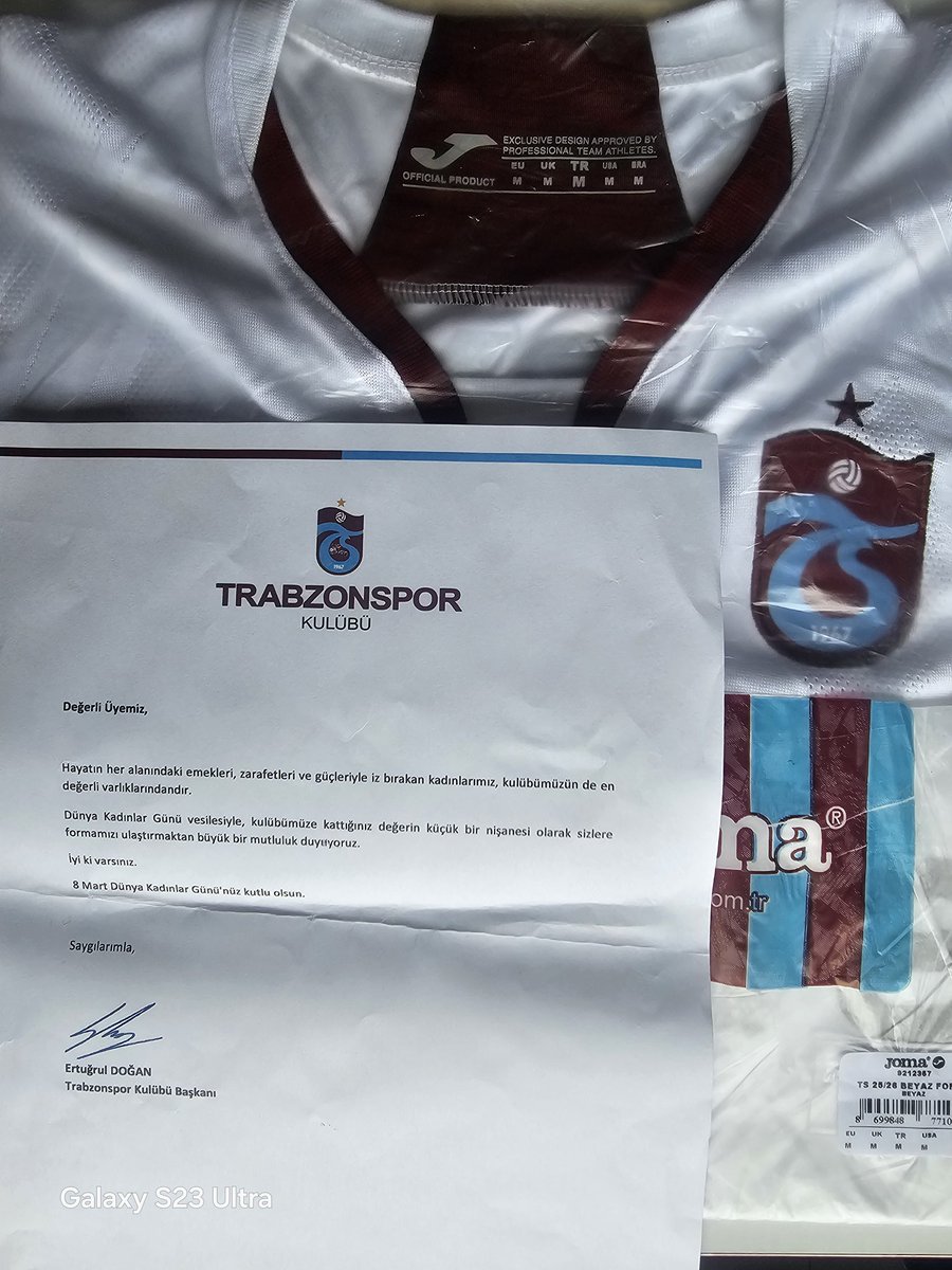 avaysgl's tweet photo. Emek ve zarafetin timsali olan; güçlü Trabzonspor'un kadın taraftarlarıyız biz! Gururumuz bundan.. #8Mart #Trabzonspor https://t.co/CWUmrnQjYU