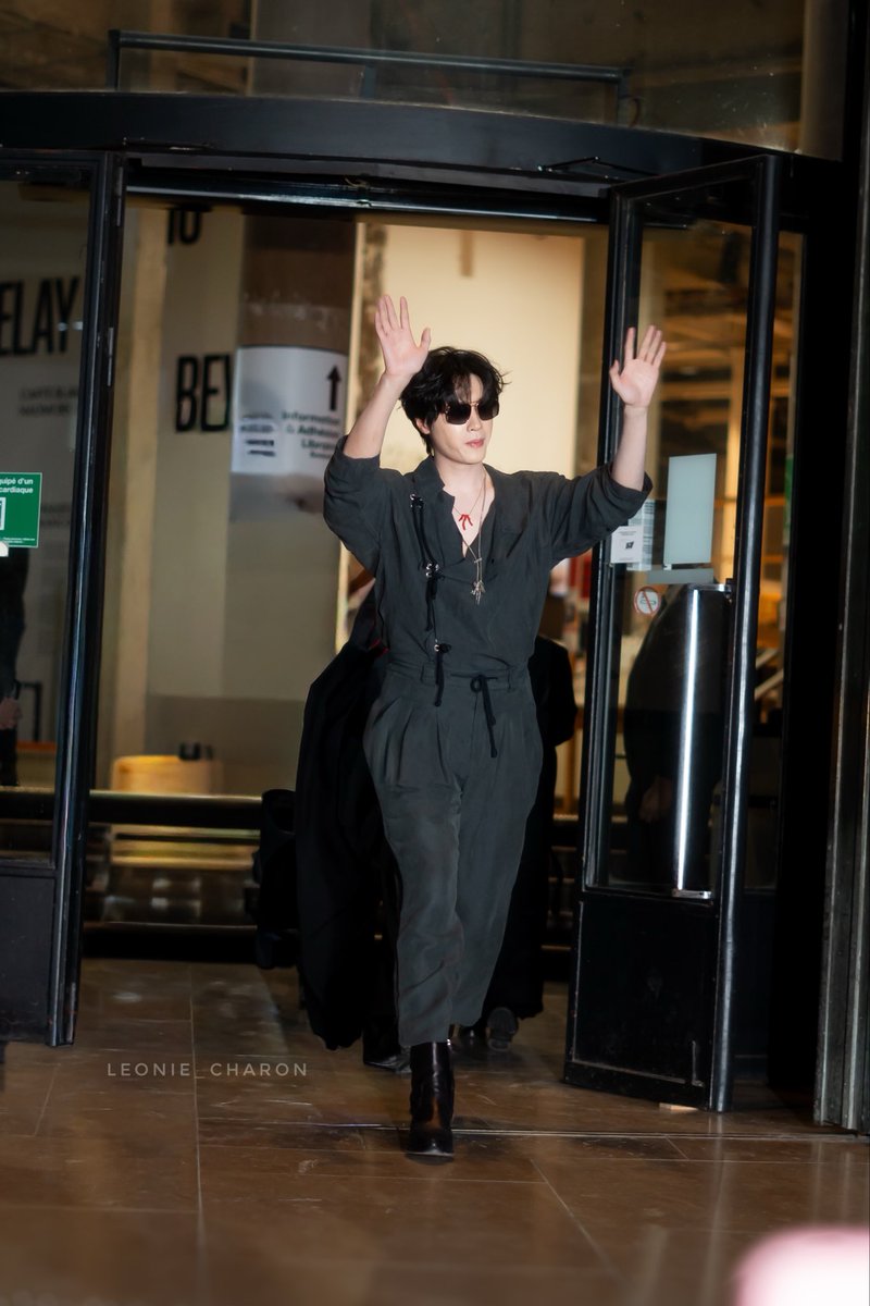 CharonTurpin's tweet photo. Zhan Xuan for Isabel Marant 
Women Fashion Week Fall Winter 27

Tous droits réservés, ne pas utiliser sans autorisation / All rights reserved, Do not use without agreement

#zhanXuan #ZhanXuanxIsabelMarant #IsabelMarantxZhanXuan #IsabelMarant #revengedlove @zhanxuanfans https://t.co/zvXVUrAuh2