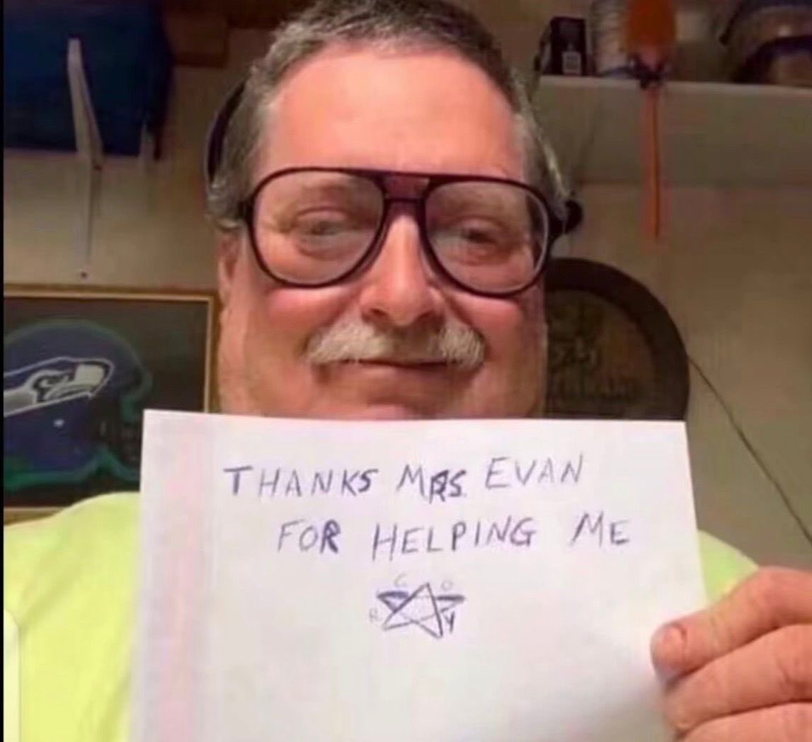 Evanskatebd2's tweet photo. I will help as many as I can, congratulation🎊 https://t.co/bdME6Acbf1