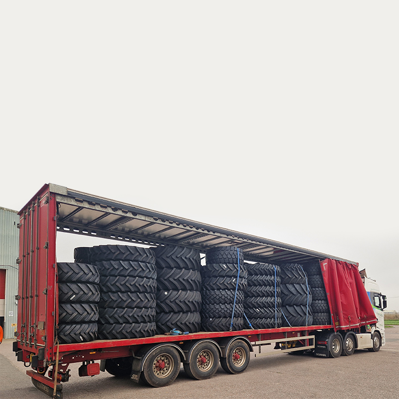 At #BushTyres #BABDistribution warehouse this HGV was being prepared to transport a selection of our #Ascenso #RowCropTyres to Scotland which for many farmers will be instrumental in their planned programs of fertilizing and pest control of their crops.
#neverstoprising
