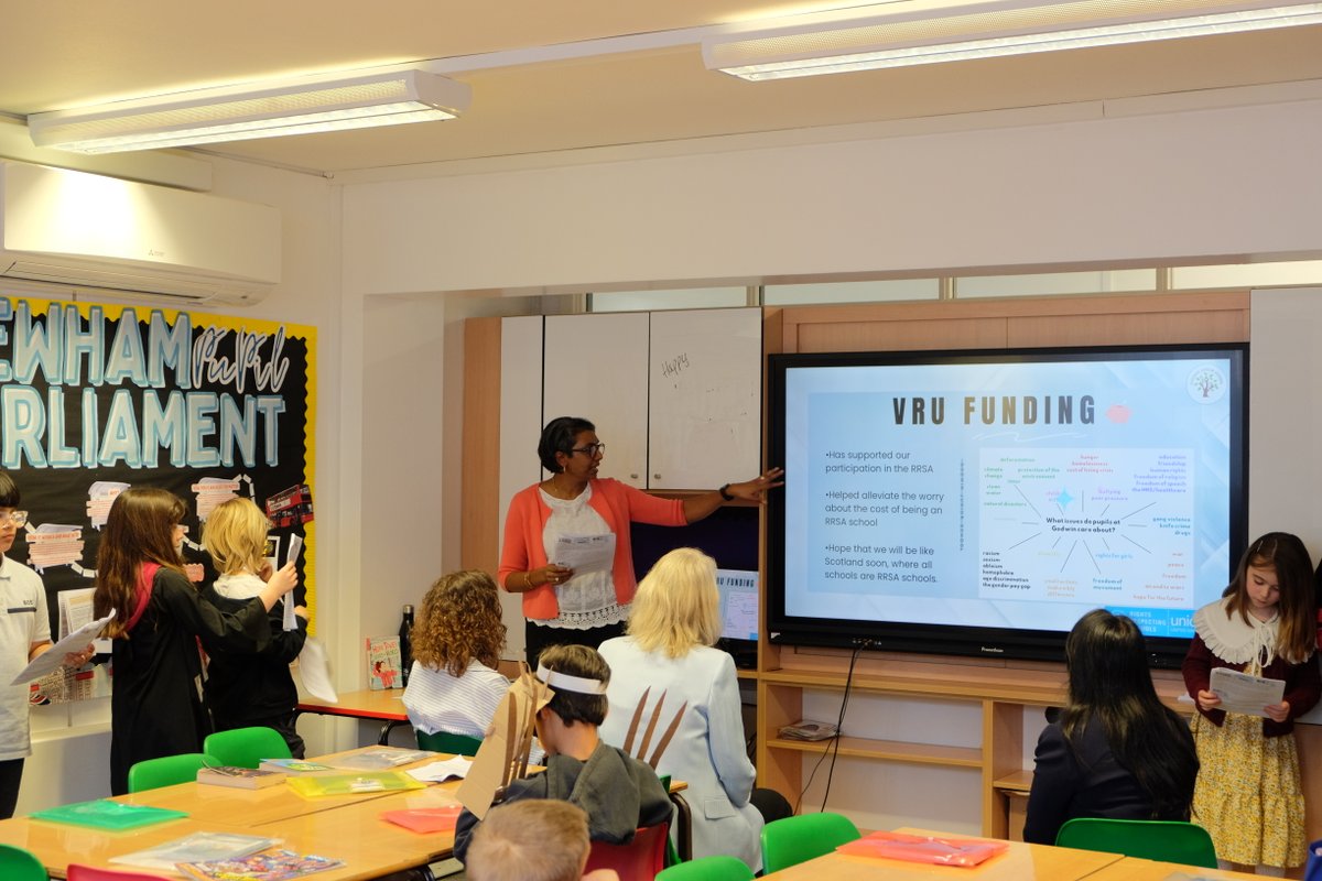 London's Violence Reduction Unit tweet media