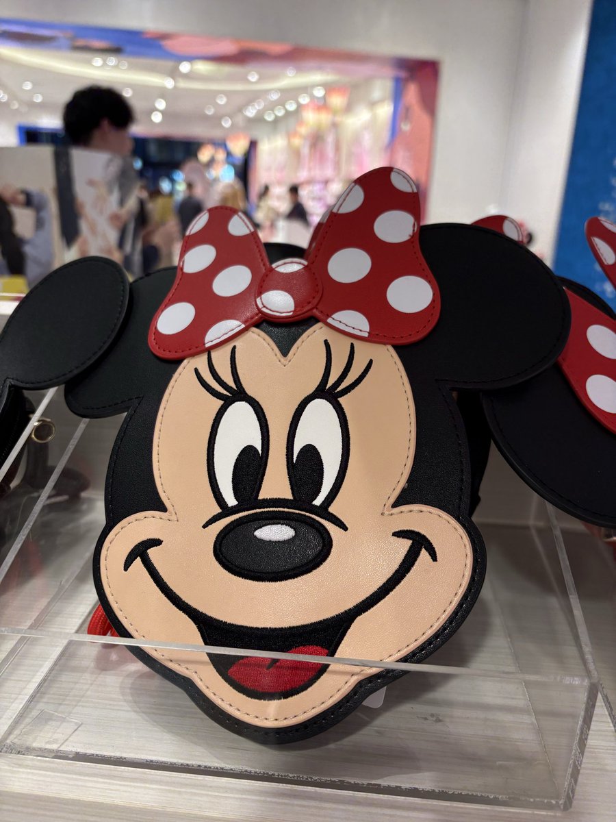 フラッグシップ東京 ミッキーお顔型バッグとポシェット ディズニーストア