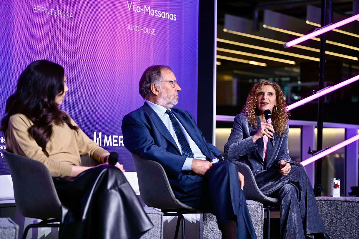 ConsorciZF's tweet photo. Última sesión del #BWAW2026
Una charla sobre estrategias para un sistema financiero equitativo #BFintech. En la mesa nos acompaña la moderadora Rosa Cañadas (@) junto a expertos como: Anna Canela (@), Josep Soler (@), Carlos Tusquets (@bancoMediolanum) y Eva Vila-Massanas (@EvaVilaMassanas). ¡Conéctate y disfruta de esta última sesión sobre como invertir en igualdad!