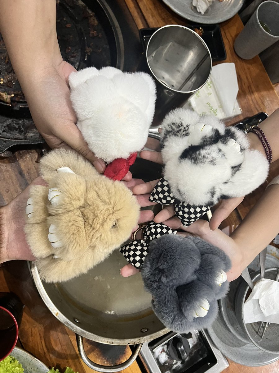 Bukber yang riyal tidak cuman wacana

<a href="/celinaolystia/">Celina Olystia ❄Valley</a> 
<a href="/naonaneon/">Naonaw Newon. ❄️Valley</a> 
@alanahitsuji