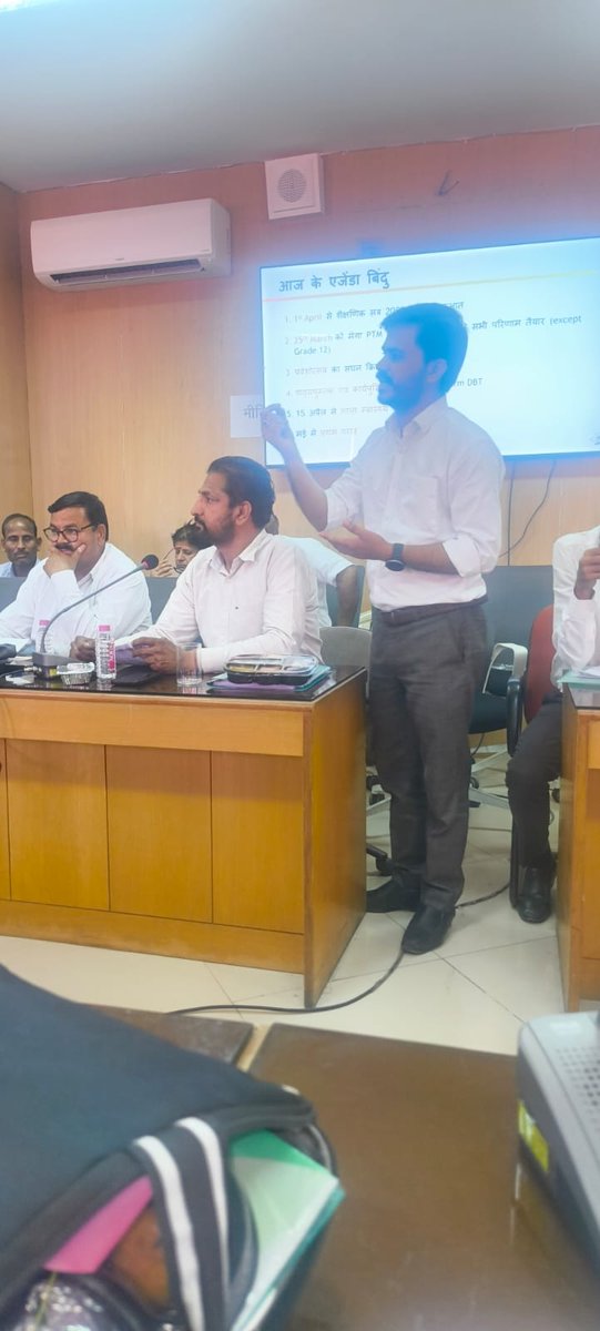 राघव पाठक tweet media