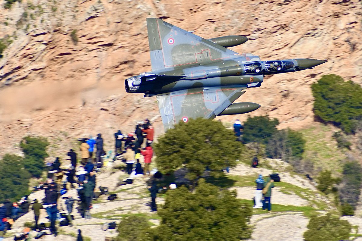 "you can't see me..."
FrAF Mirage 2000D in the Greek Mach Loop during exercice #Iniochos26 🇫🇷🇬🇷
Great 📸 by <a href="/maras_alex/">𝓐𝓵𝓮𝔁 𝓜</a> #avgeek