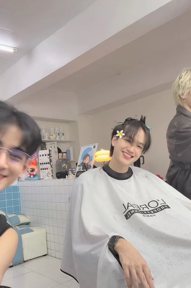 ottobjcore's tweet photo. Oh, hairdresser's day! I think I need a haircut on my long hair too, can I?🤭🫶🏻
#ottobj #ottotkwp #nusshanon #fanaccount #ottobjarg
Bright smiles✨
@ottotkwp @nusshanon https://t.co/zXyLc1o74b