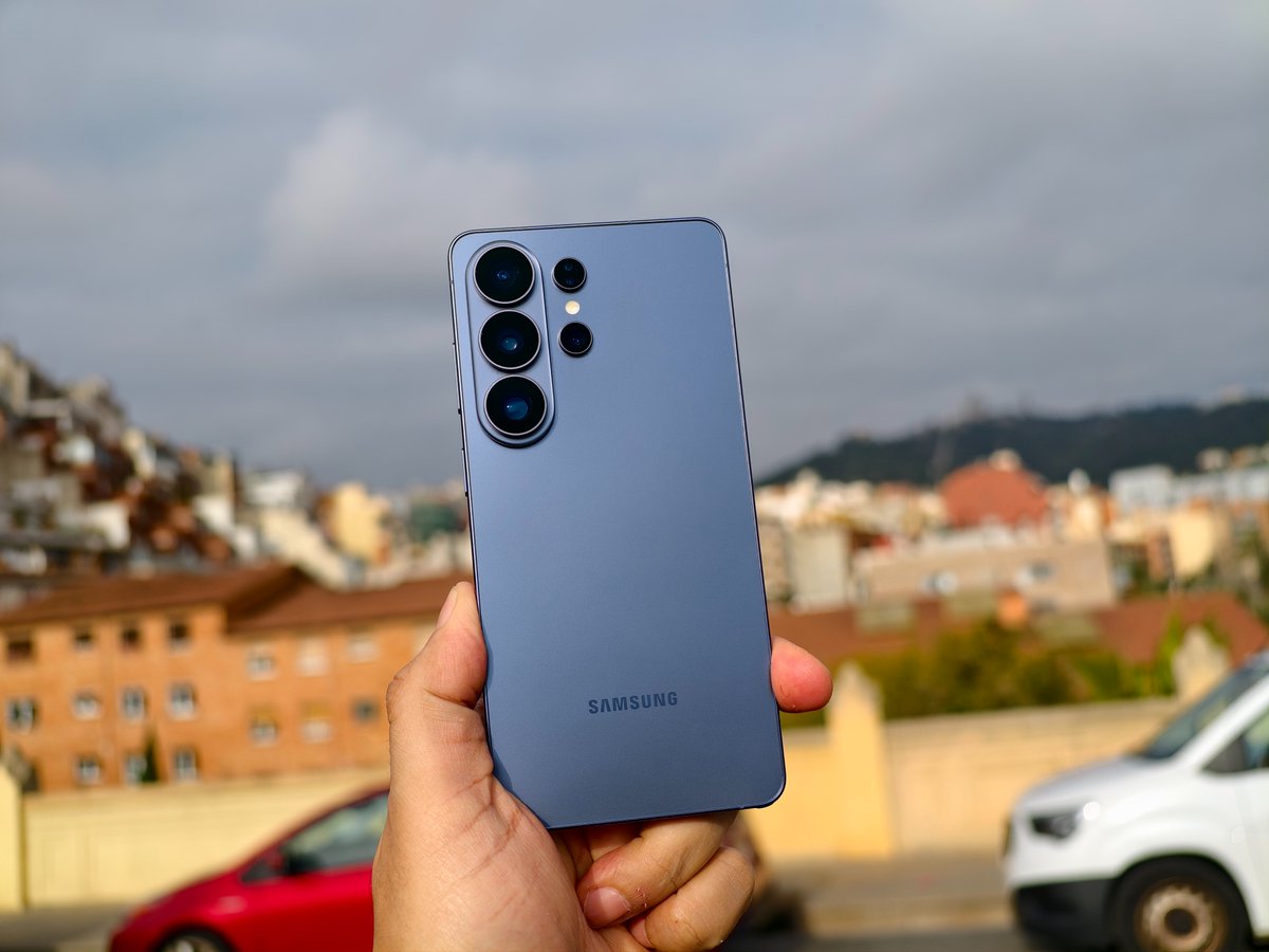 Q2. Quick and easy photo editing is possible through which Galaxy AI feature?

A. Photo Assist
B. Vapor chamber
C. Nightography

#winGalaxyS26Ultra #GalaxyFlagship #TheUltraPhone