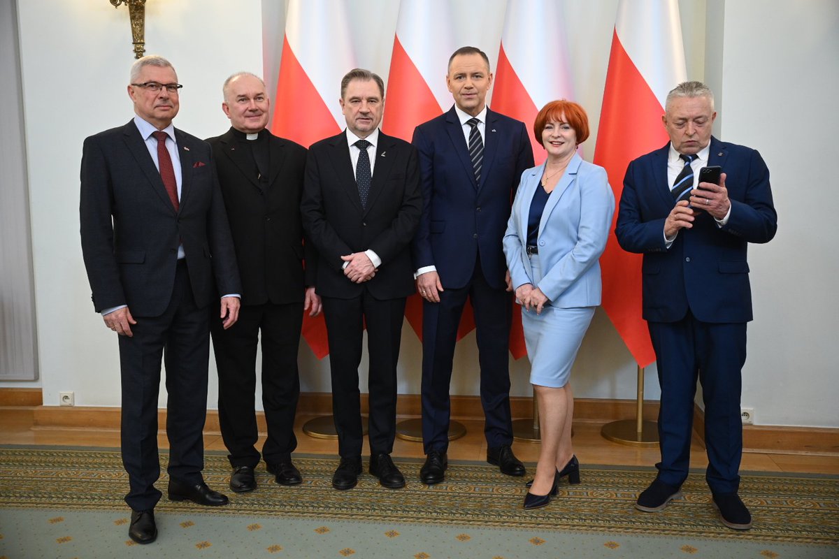 Piotr Duda tweet media